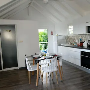 Les Saintes Sainte-anne Appartement